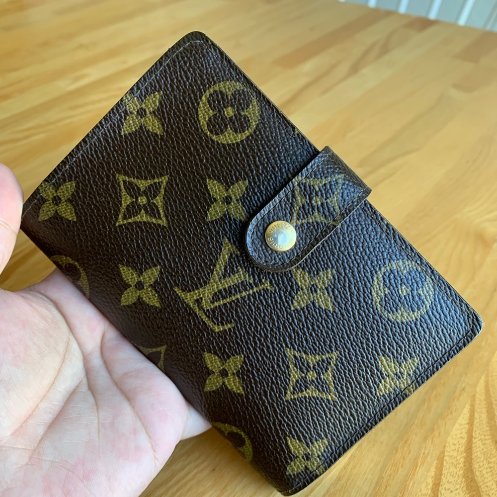 ❌SOLD❌ Louis Vuitton Portefeuille Kisslock Wallet